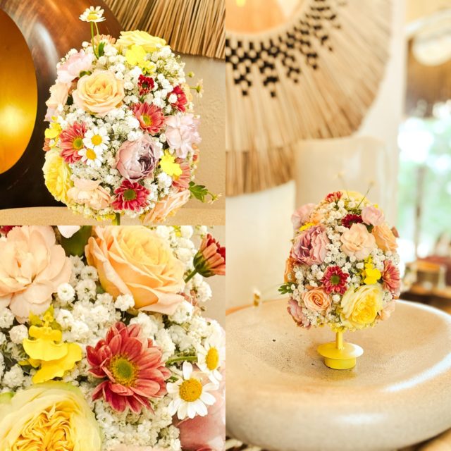 Le dimanche de Pâques approche ! 🐣🌼

Et si vous décoriez joliment votre table ?

Laquelle de nos créations sera la votre ?

N’hésitez pas à passer commande 👉02.62.24.31.52

🌟La boutique sera exceptionnellement ouverte dimanche pour l’occasion.
9h30 - 12h

📍62 rue du Général du Gaulle
97434 Saint-Gilles-les-Bains

Merci à la boutique @hotelconceptstore de nous avoir accueillies dans un si bel environnement, pour notre mini shooting !

#fleuriste #saintgilleslesbains #pâque #bouquetdefleurs #flower #fleurs #iledelaréunion #florist #lapetitefleuriste974